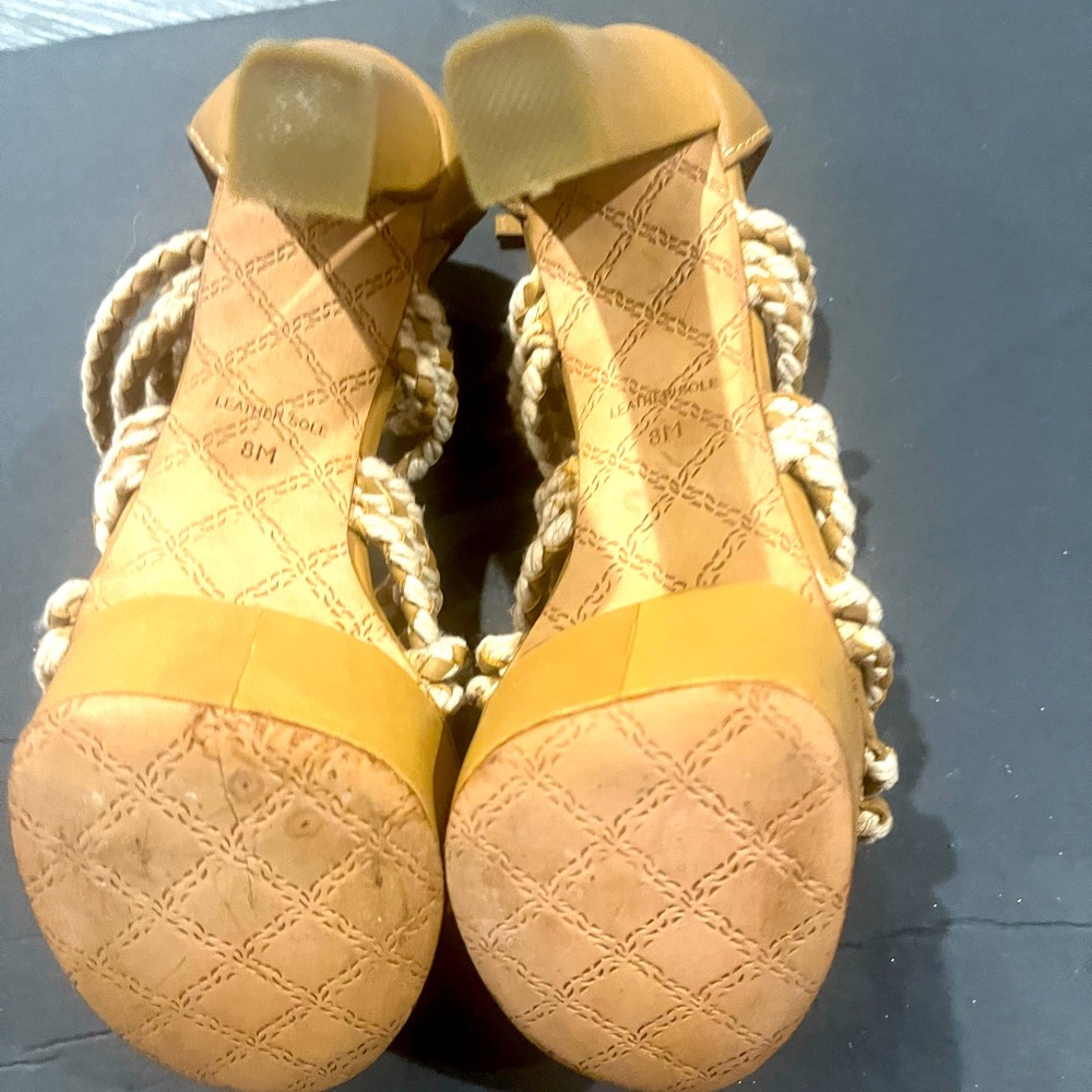 L.A.M.B. “Morisa” Tan leather platform heels, size 8 - Picture 6 of 6